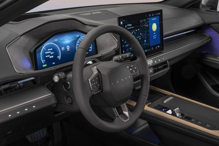 Lexus maakt alle prijzen bekend van volledig nieuwe elektrische en hybride Lexus ES