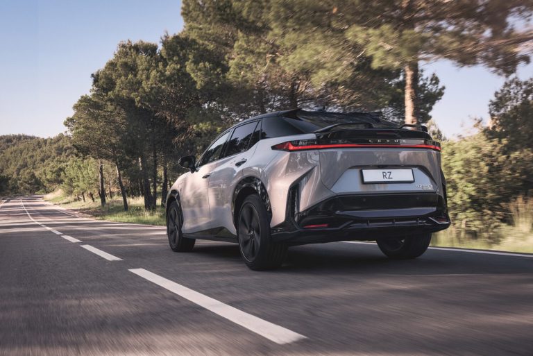 Lexus versterkt beleving en plezier met Interactive Manual Drive