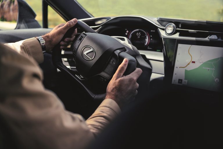 Lexus steer by wire rijden opnieuw uitgevonden