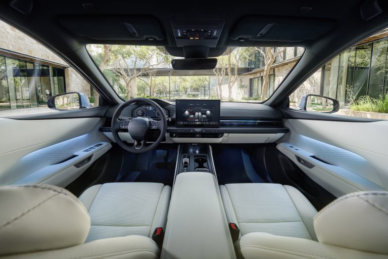 Lexus ES een elegant sedan design voor een nieuw tijdperk