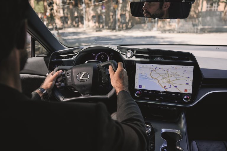 Lexus steer by wire rijden opnieuw uitgevonden
