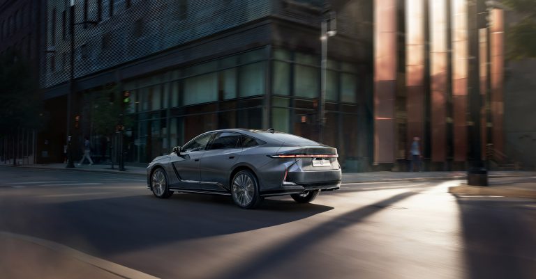Lexus ES een elegant sedan design voor een nieuw tijdperk