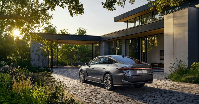 Lexus ES een elegant sedan design voor een nieuw tijdperk