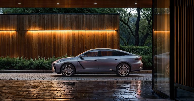 Lexus ES een elegant sedan design voor een nieuw tijdperk
